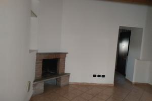 APPARTAMENTO AL PIANO TERRA IN CORTE