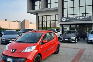Peugeot 107 1.0 68 CV Ok neopatentati