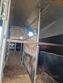 divisorio interno trailer trasporto cavalli