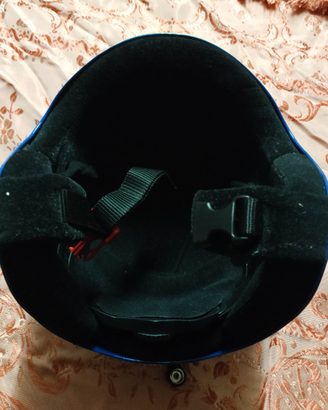 Casco da sci e pattinaggio sul ghiaccio