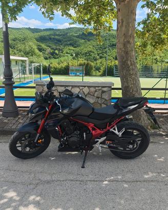 Honda CB 750 Hornet e-clutch 2026 garanzia 6 anni