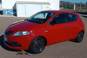lancia Ypsilon Echo chic Gold GPL 