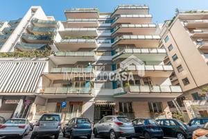 6 Vani di 195 Mq più soffitta di 5 mq