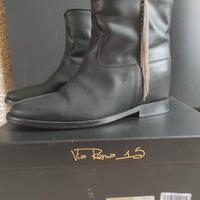 Via Roma 15 tronchetto nero con frange metalliche