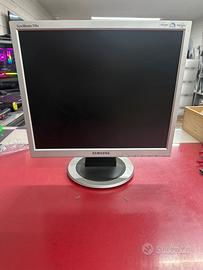 Monitor samsung syncmaster 710n