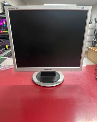 Monitor samsung syncmaster 710n
