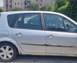 Macchina Renault Megane Scenic 1900 diesel