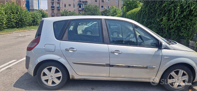 Macchina Renault Megane Scenic 1900 diesel