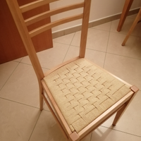 Sedie di legno e paglia nuova