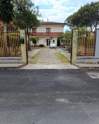 Villette indipendenti, FARNETE zona Baia Domizia