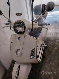 Vespa GTS 300 i.e.