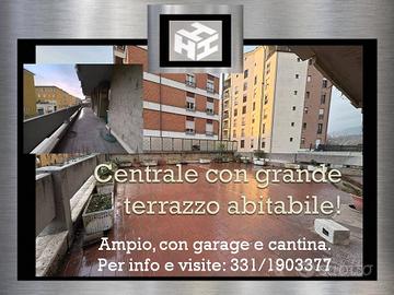 Ampio e centrale con grande terrazzo-garage