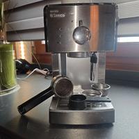 macchina da caffè tradizionale e cialde