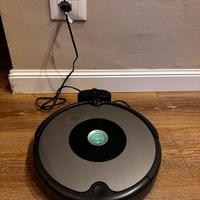 iRobot Roomba con base di ricarica