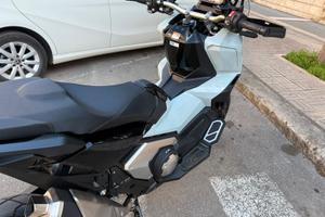 X-adv 750