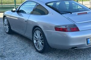 Porsche Carrera 4