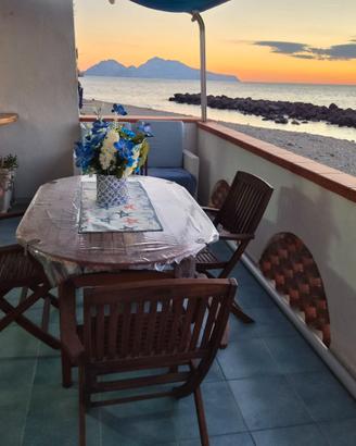 casa fronte mare con terrazzo panoramico