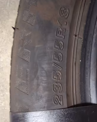  gomme pari al nuovo
