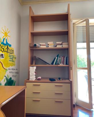 Libreria in legno con cassettoni