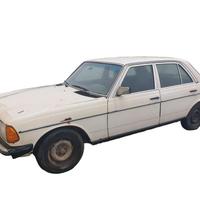 Mercedes W123 240D Demolita - Per Ricambi