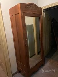 Armadio antico stile Liberty