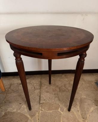 Tavolino in legno rotondo
