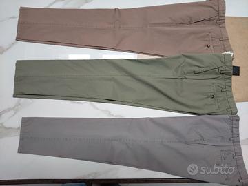 3 pantaloni chinos in blocco