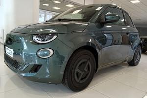 FIAT 500 Giorgio Armani Berlina 42 kWh