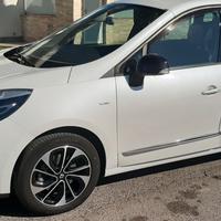 scenic xmode  1.5 dci 110 cv bose