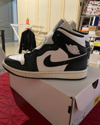 Jordan 1 MID