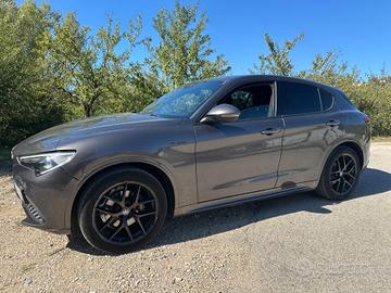 Alfa Romeo Stelvio 2.2 Turbodiesel 210 CV AT8 Q4 V