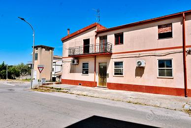 Casa Indipendente di 400 mq con cortile privato