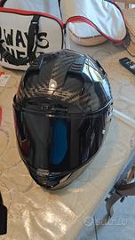 casco in carbonio 