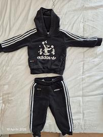 Tuta Adidas Disney unisex 12-18 mesi + maglietta