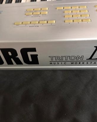 Korg Triton LE 61 workstation con sequencer