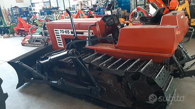Trattore marca fiat 70-65 m con apripista