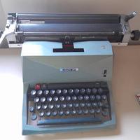 Macchina da scrivere Olivetti