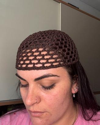 Cappello a rete marrone uncinetto cotone