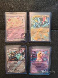 Lotto Pokémon Premium: 4 Carte in Top Loader -