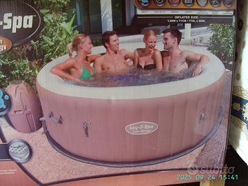 Piscina da giardino con idromassaggio