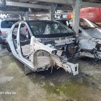 SCOCCA VOLKSWAGEN T-ROC PER RECUPERO TAGLIATE