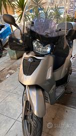 Kymco people S 200