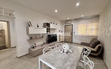 Casa indipendente con box auto.
