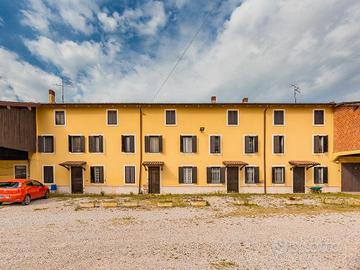 Porzione di bifamiliare posta su un lotto di 6500