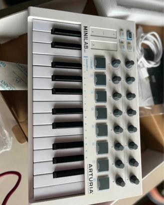 Tastiera controller MIDI Arturia Minilab mk2.