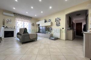 S1- appartamento 4 vani con posto auto e cantina