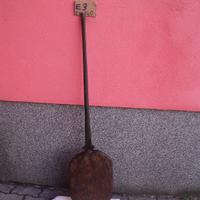 Pala antica da forno in unico pezzo