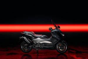 Yamaha TMAX Black Max 25th Anniversary