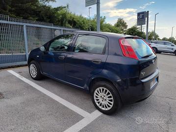 VENDE FIAT PUNTO GRANDE 2009
