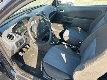 Ford Fiesta 1.2 16V 3p. Ghia